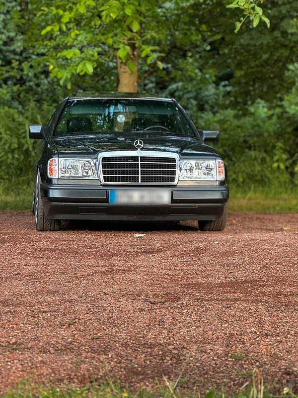 Second-hand Mercedes E300 180 CP (132 kW) 1992 Coupe