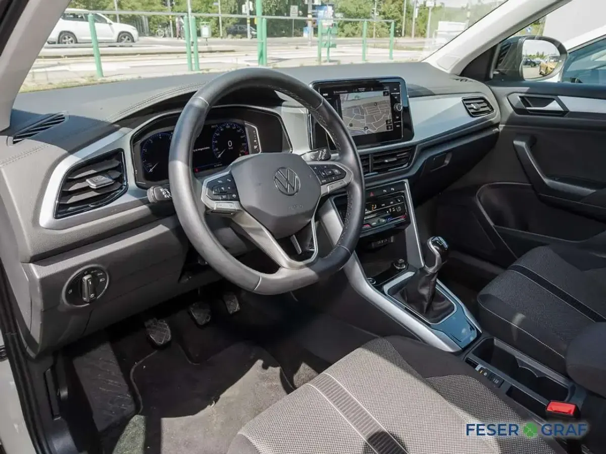 Gebraucht VW T-Roc Life 110 PS (80 kW) 2023 Ascotgrau SUV