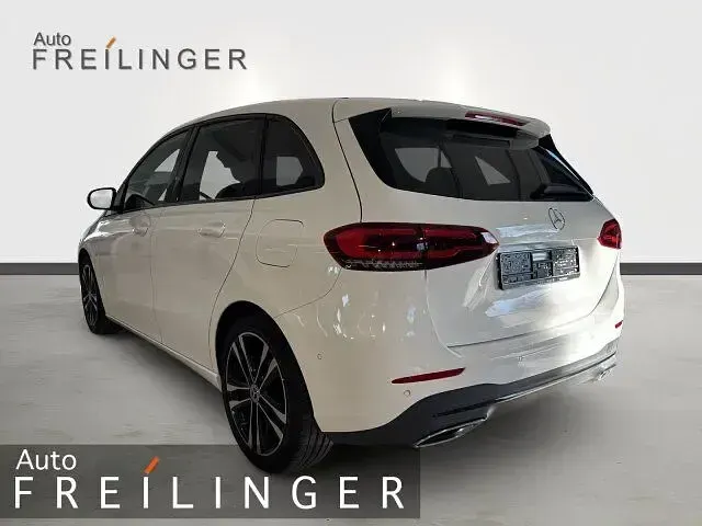 Gebraucht Mercedes B200 Progressive 163 PS (119 kW) 2019 Weiß Kleinwagen