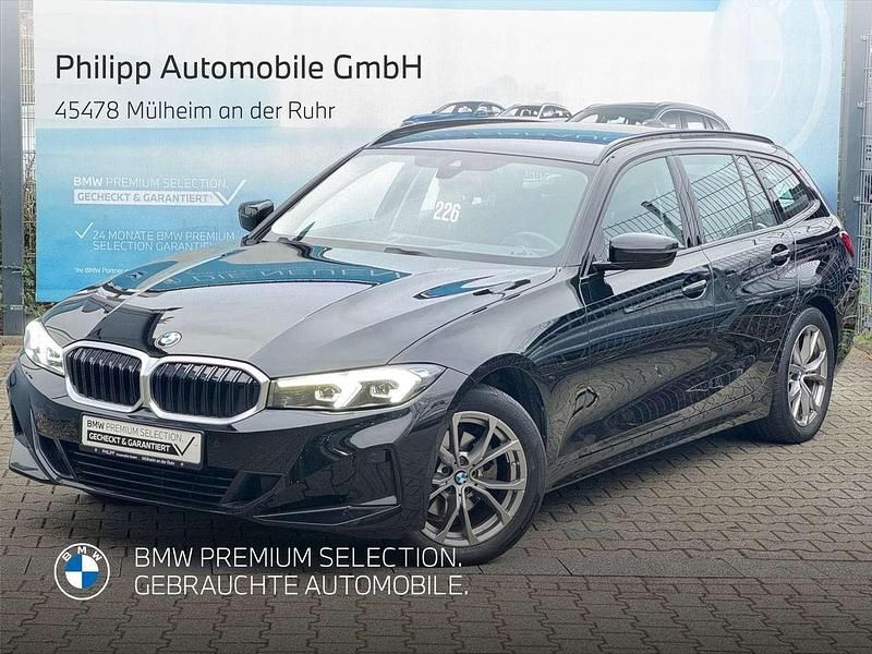 Schwarz uni Gebraucht 2023 BMW 320 Sport Line Kombi | 30.799 € (Fairer Preis) - Bild 1/4