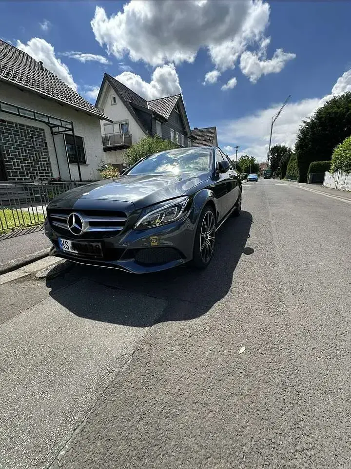 Gebraucht Mercedes C220 Exclusive 170 PS (125 kW) 2015 Grau Limousine