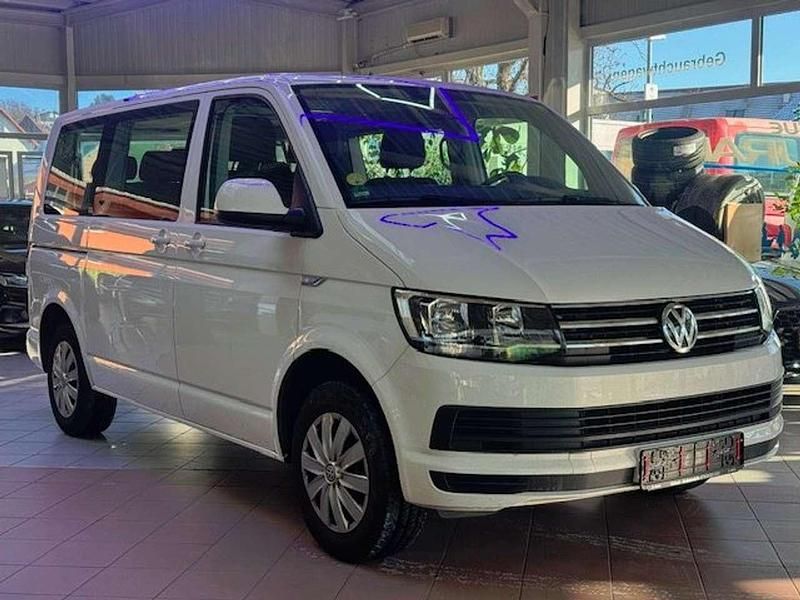 Gebraucht VW Caravelle Comfortline 84 PS (61 kW) 2017 Candyweiß Van / Kleinbus