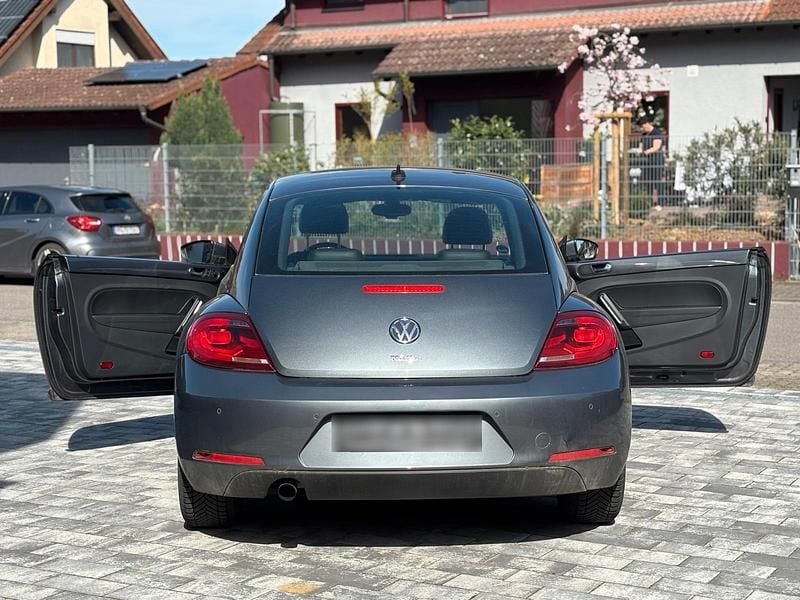 Usata VW Beetle 105 CV (77 kW) 2012 Grigio Utilitaria