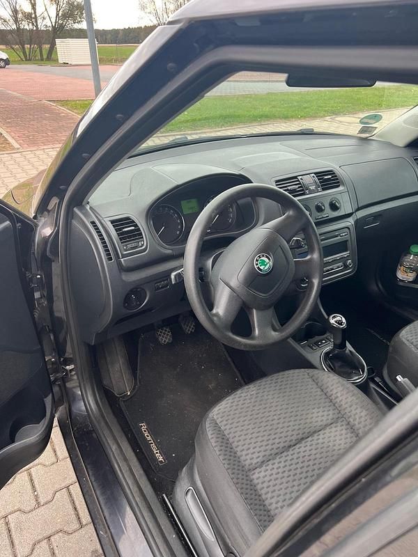 Gebraucht Skoda Roomster 75 PS (55 kW) 2011 Schwarz Van / Kleinbus