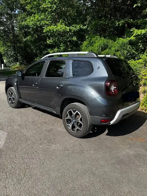 Używany Dacia Duster Celebration 116 KM (85 kW) 2020 Szary SUV