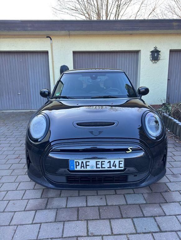 Gebraucht Mini Cooper SE 135 kW (184 PS) 2023 Schwarz Kleinwagen