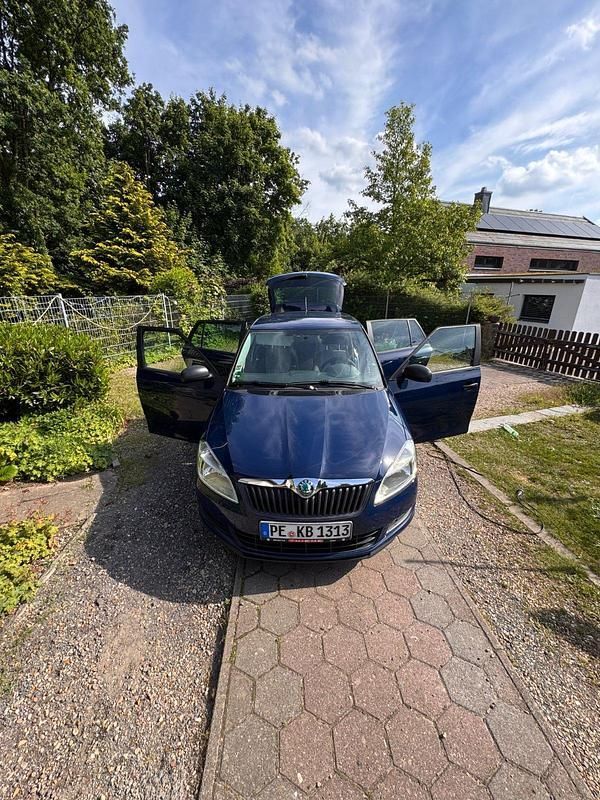 Blau Gebraucht 2012 Skoda Fabia Kombi | 3.200 € (Guter Preis) - Bild 1/4