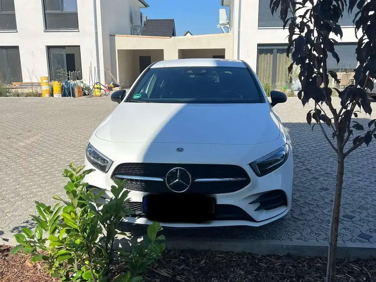 Gebraucht Mercedes A250 Edition 218 PS (160 kW) 2021 Weiß Limousine