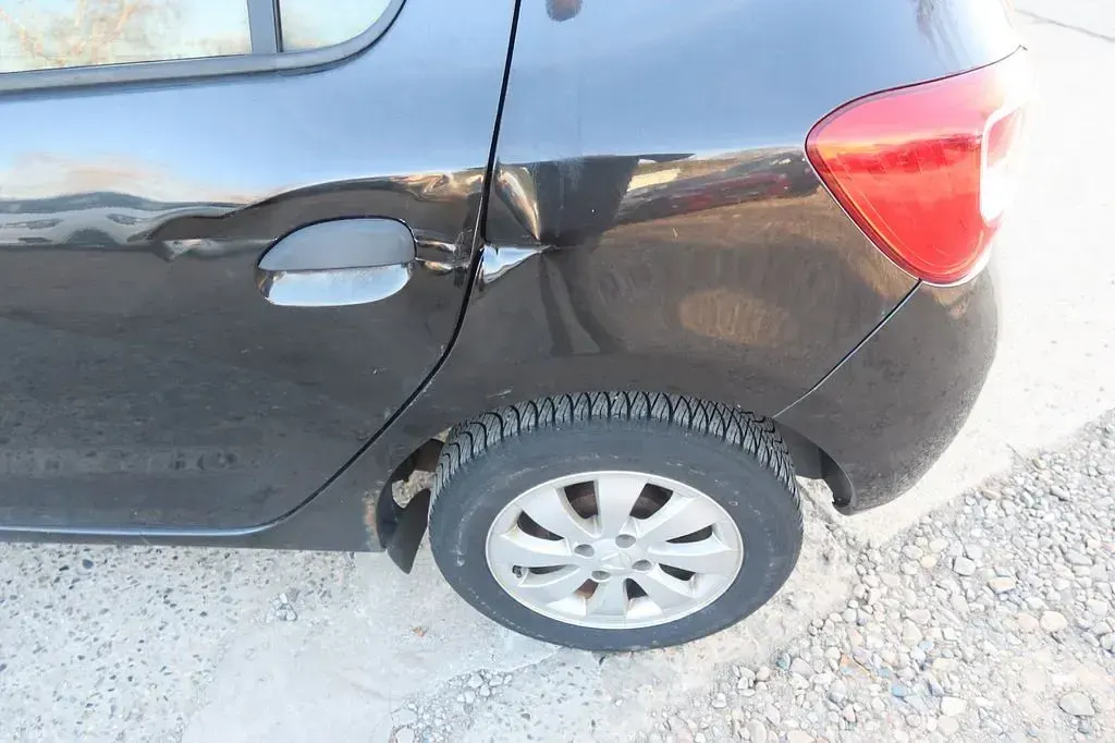 Gebraucht Dacia Sandero 90 PS (66 kW) 2015 Schwarz Limousine