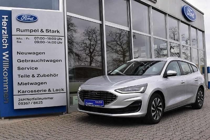 Polarsilbermetallic (metallic) Gebraucht 2023 Ford Focus Titanium Kombi | 19.490 € (Guter Preis) - Bild 1/4