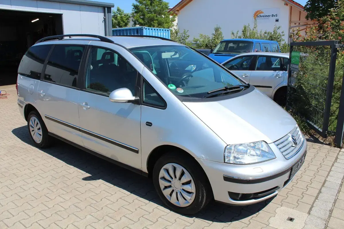 Gebraucht VW Sharan Comfortline 116 PS (85 kW) 2007 Silber Van / Kleinbus