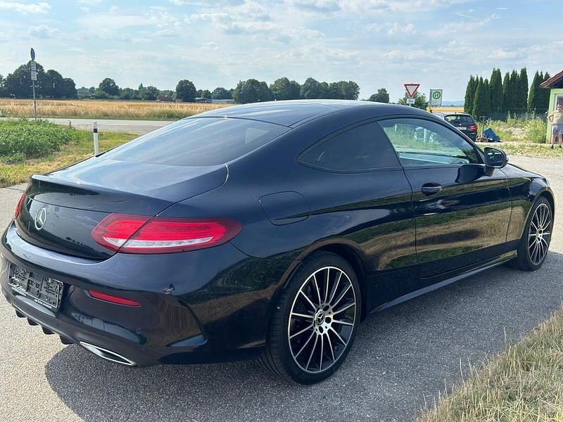 Gebraucht Mercedes C220 AMG line 170 PS (125 kW) 2017 Blau Coupé