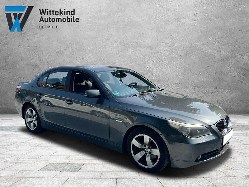 Grau Gebraucht 2005 BMW 525 Sport Line Limousine | 3.850 € (Superpreis) - Bild 1/4