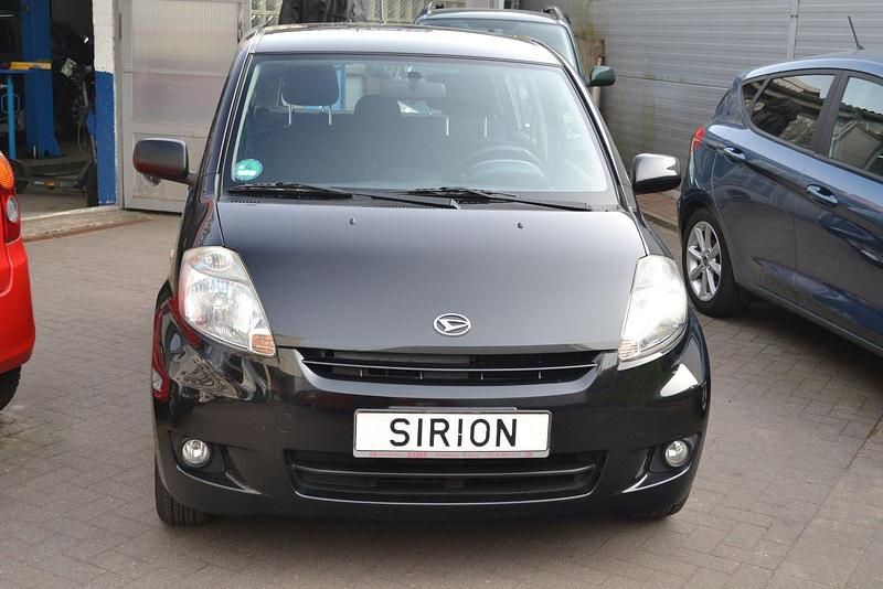 Gebraucht Daihatsu Sirion 69 PS (50 kW) 2011 Schwarz Kleinwagen