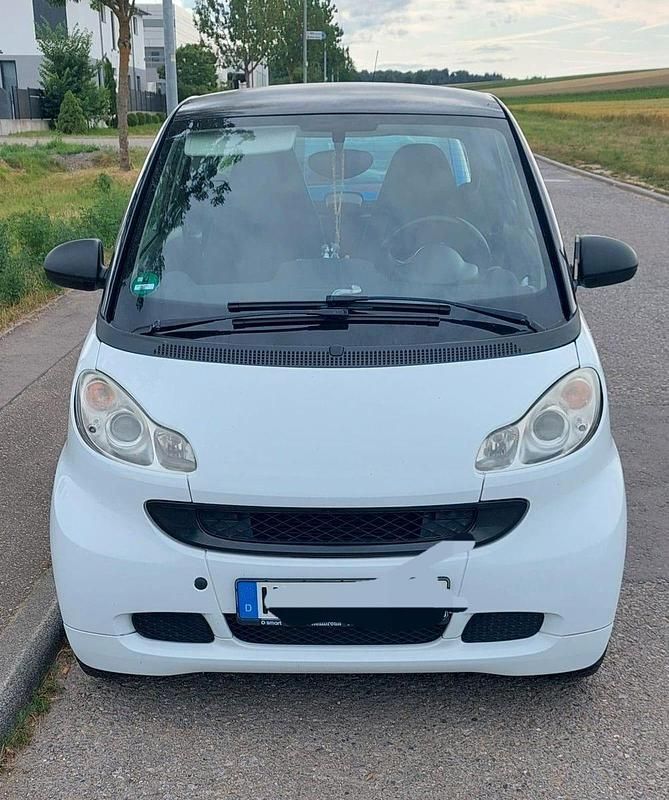 Weiß Gebraucht 2010 Smart ForTwo Coupé Coupé | 3.200 € (Fairer Preis) - Bild 1/4