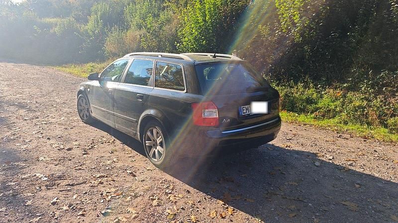 Gebraucht Audi A4 Basis 163 PS (119 kW) 2003 Schwarz Kombi