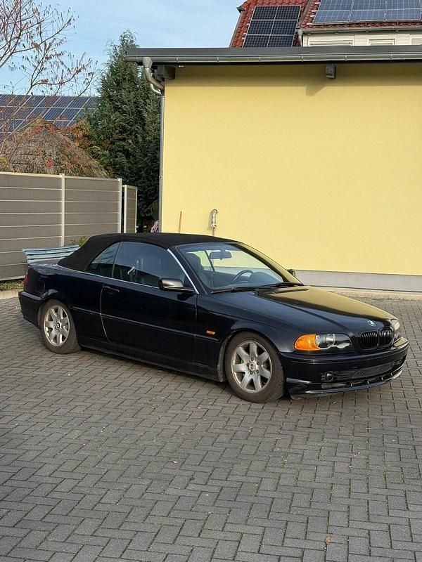 Schwarz Gebraucht 2002 BMW 320 Cabriolet Cabrio | 5.999 € (Teuer) - Bild 1/4