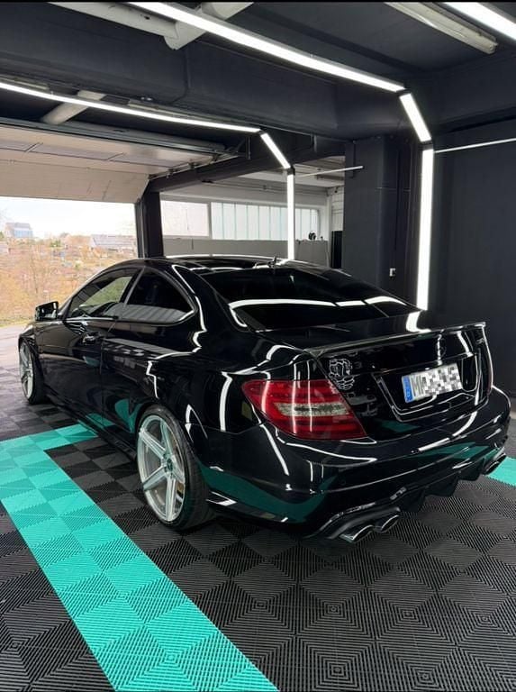 Schwarz Gebraucht 2013 Mercedes C63 AMG AMG Coupé | 43.700 € (Teuer) - Bild 1/4