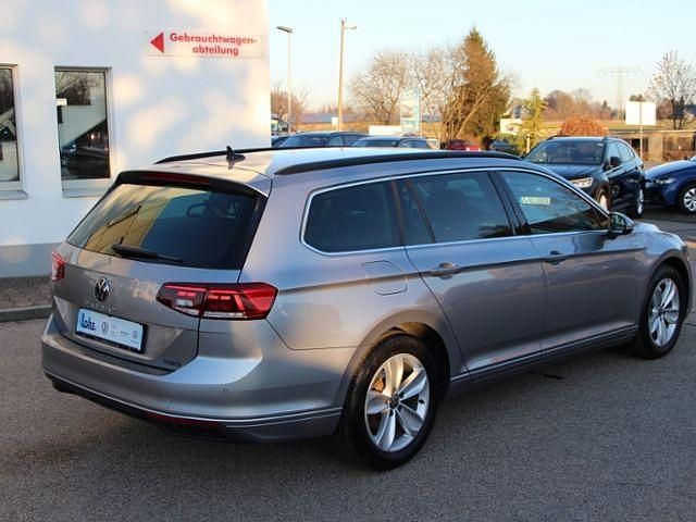 Gebraucht VW Passat Business 200 PS (147 kW) 2022 Pyritsilber metallic Kombi