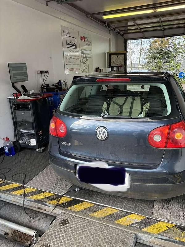 Blau Gebraucht 2004 VW Golf IV Trendline Kleinwagen | 1.500 € (Superpreis) - Bild 1/1