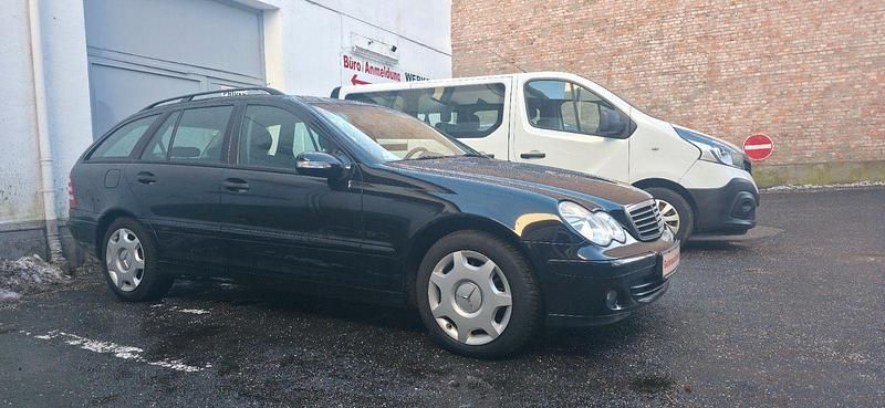 Gebraucht Mercedes C200 163 PS (119 kW) 2006 Blau Kombi
