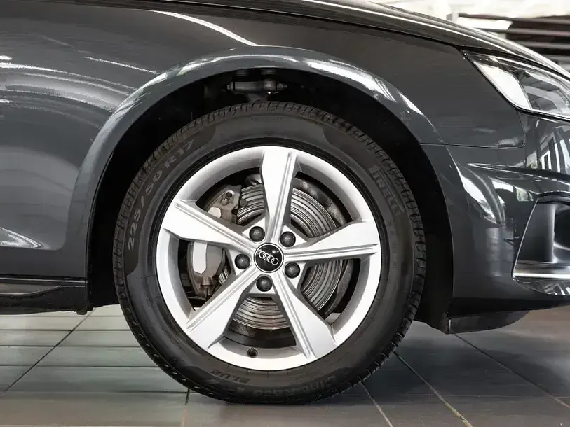 Gebraucht Audi A4 Advanced Plus 204 PS (150 kW) 2024 Grau Kombi