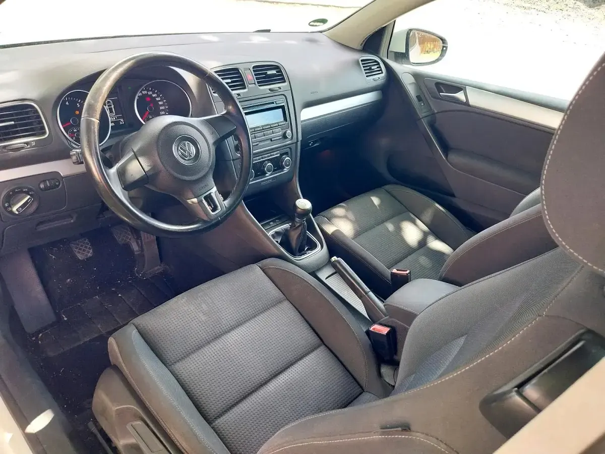 Gebraucht VW Golf 80 PS (58 kW) 2010 Weiß Coupé