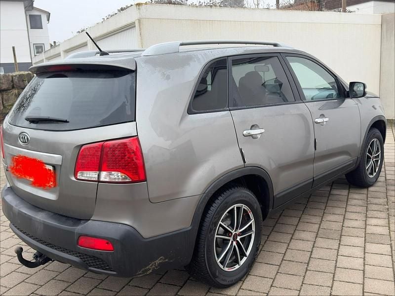 Grau Gebraucht 2010 Kia Sorento SUV | 5.700 € (Superpreis) - Bild 1/4