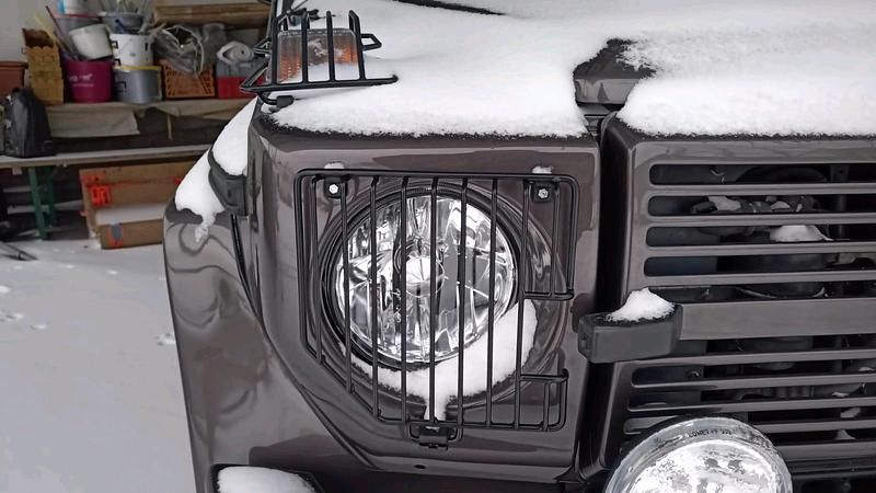 Braun Gebraucht 1989 Mercedes G280 SUV | 32.198 € - Bild 1/4