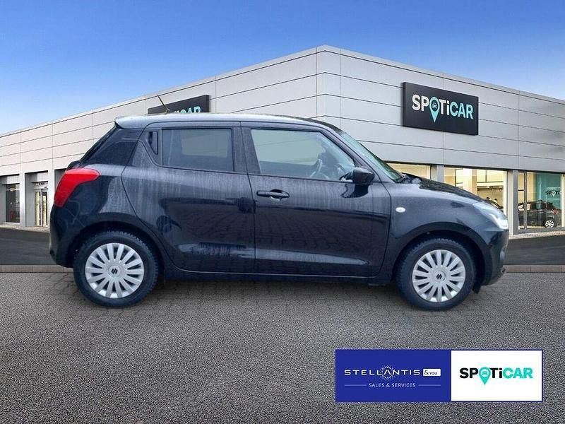 Gebraucht Suzuki Swift Comfort 83 PS (61 kW) 2023 Schwarz Kleinwagen