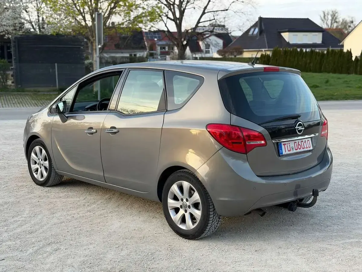 Gebraucht Opel Meriva 120 PS (88 kW) 2010 Braun Van / Kleinbus