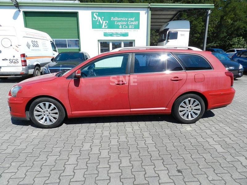 Rot Gebraucht 2006 Toyota Avensis Sol Kombi | 1.590 € (Guter Preis) - Bild 1/4