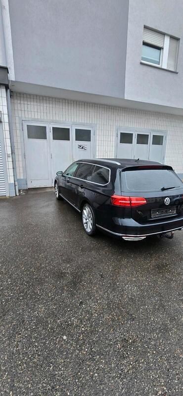 Schwarz Gebraucht 2016 VW Passat Highline Kombi | 12.900 € (Fairer Preis) - Bild 1/4