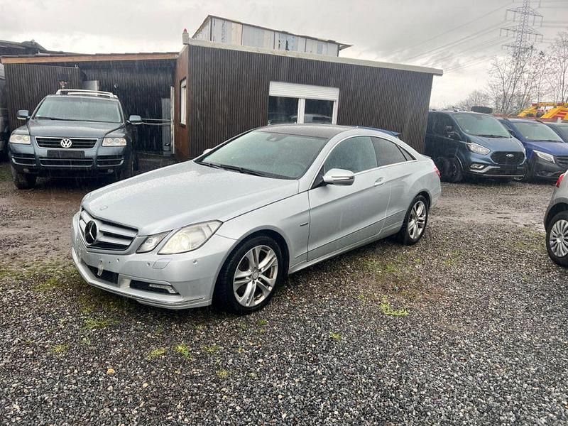 Gebraucht Mercedes E350 292 PS (214 kW) 2009 Silber Coupé