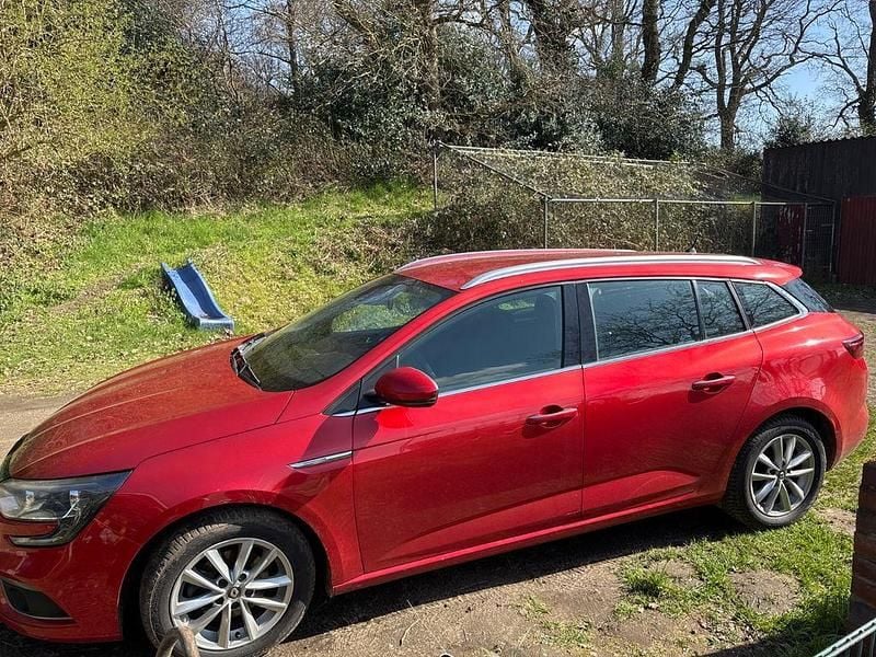 Gebraucht Renault Mégane IV Intens 101 PS (74 kW) 2018 Rot Limousine