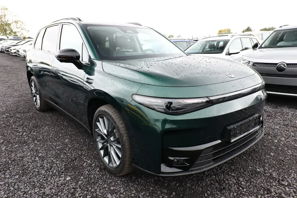 Uusi Leapmotor C10 219 kW (299 HP) 2026 Vihreä Katumaasturi