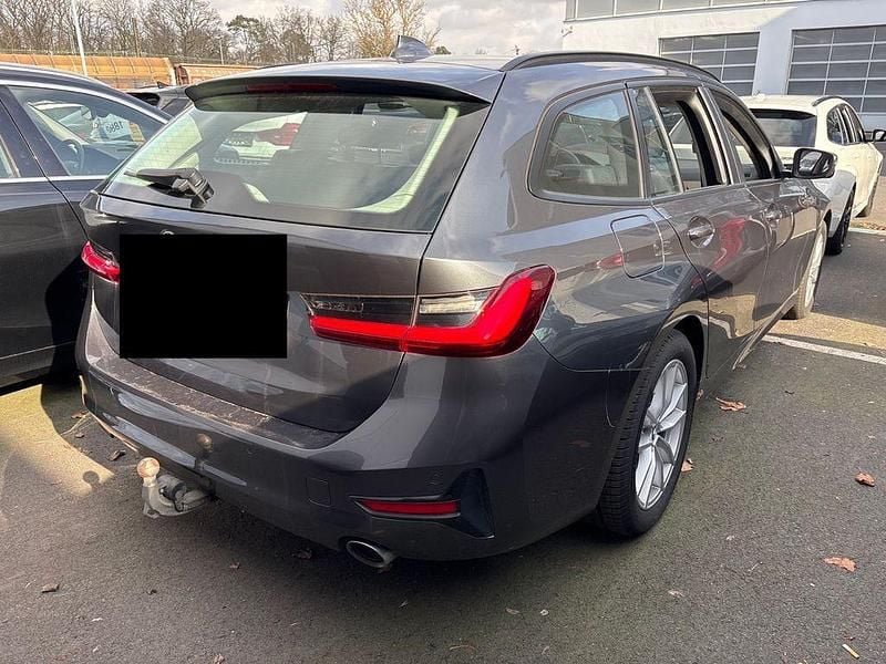 Gebraucht BMW 330 Advantage 286 PS (210 kW) 2021 Grau Limousine