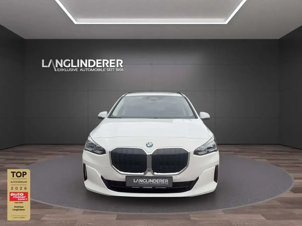 Gebraucht BMW 220 Active Tourer 170 PS (125 kW) 2025 Alpinweiss iii Van / Kleinbus