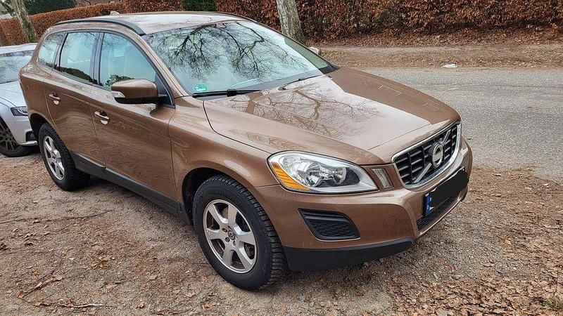 Braun Gebraucht 2013 Volvo XC60 Kinetic SUV | 12.900 € (Fairer Preis) - Bild 1/4