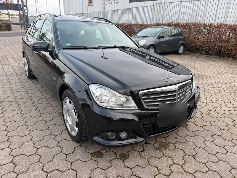 Gebraucht Mercedes C220 170 PS (125 kW) 2011 Schwarz Kombi