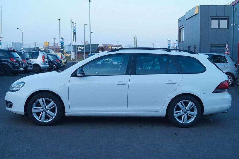 Gebraucht VW Golf VII Match 122 PS (89 kW) 2013 Candyweiss Kombi