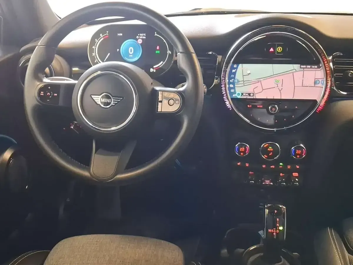 Używany Mini Cooper 136 KM (100 kW) 2023 Czarny Hatchback