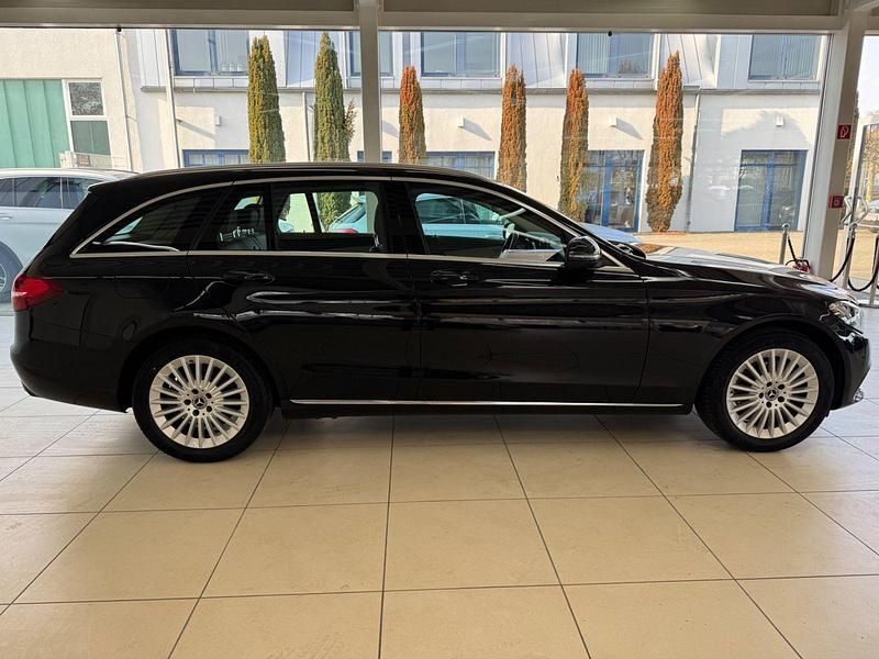 Gebraucht Mercedes C180 116 PS (85 kW) 2017 Schwarz Kombi