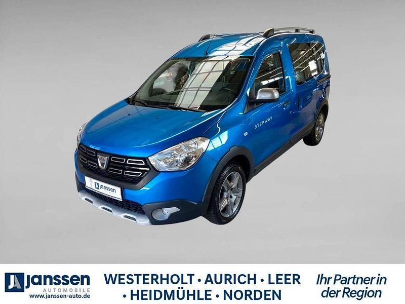 Blau Gebraucht 2019 Dacia Dokker Stepway Van | 12.990 € (Teuer) - Bild 1/4