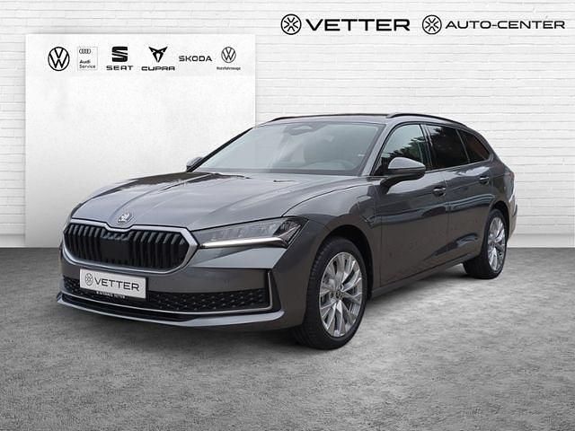 Grau Neu 2025 Skoda Superb Selection Kombi | 44.989 € (Superpreis) - Bild 1/4