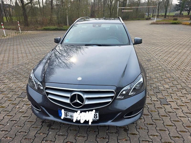 Gebraucht Mercedes E250 Avantgarde 204 PS (150 kW) 2014 Kombi