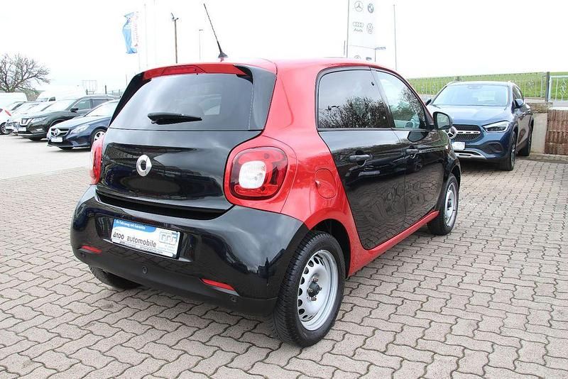 Second-hand Smart ForFour Basis 71 CP (52 kW) 2017 Negru Hatchback