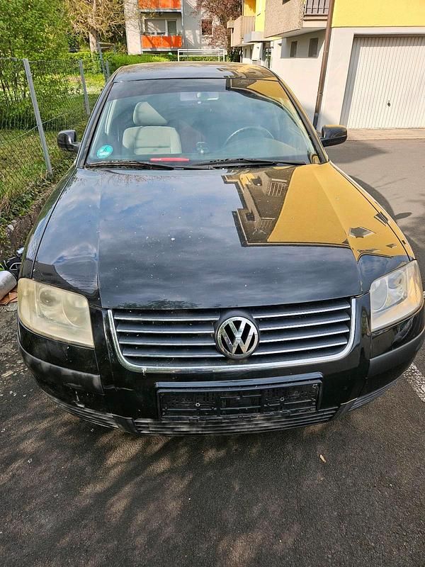 Gebraucht VW Passat 101 PS (74 kW) 2001 Schwarz Limousine