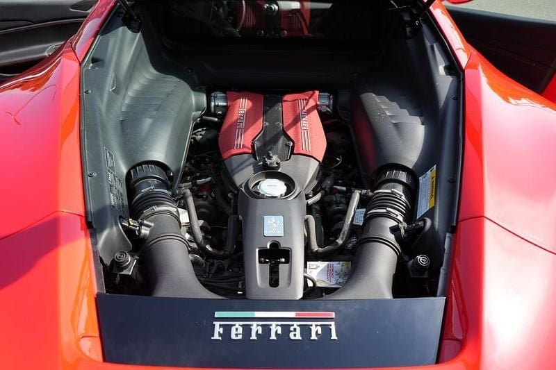 Second-hand Ferrari 488 669 CP (492 kW) 2017 Roșu Coupe