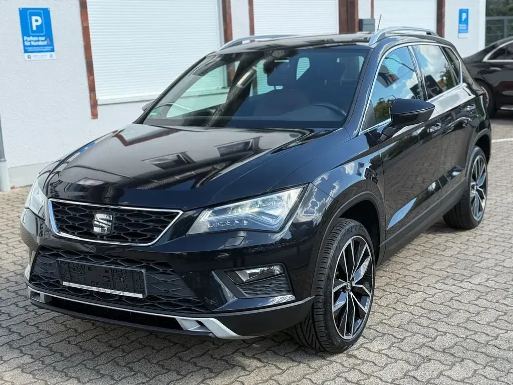 Usado Seat Ateca 4Drive 190 CV (139 kW) 2016 Negro SUV